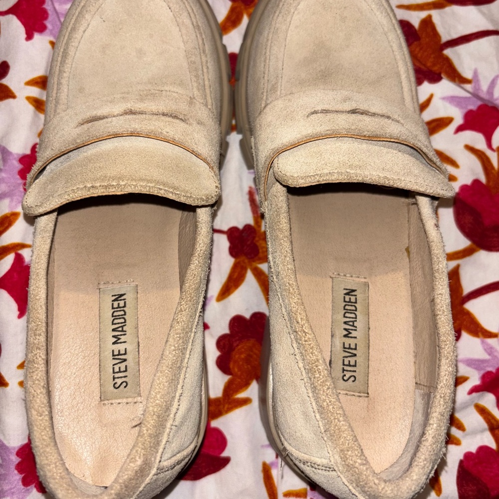 Steve Madden Beige Loafers